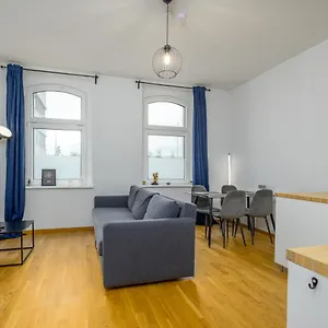  Apartment Buntes Retro Ii